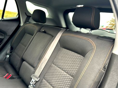 Used 2021 GMC Terrain SLE w/ Driver Convenience Package image 19