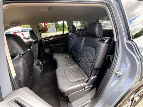 Used 2025 Volkswagen Atlas SE AWD/4WD image 15