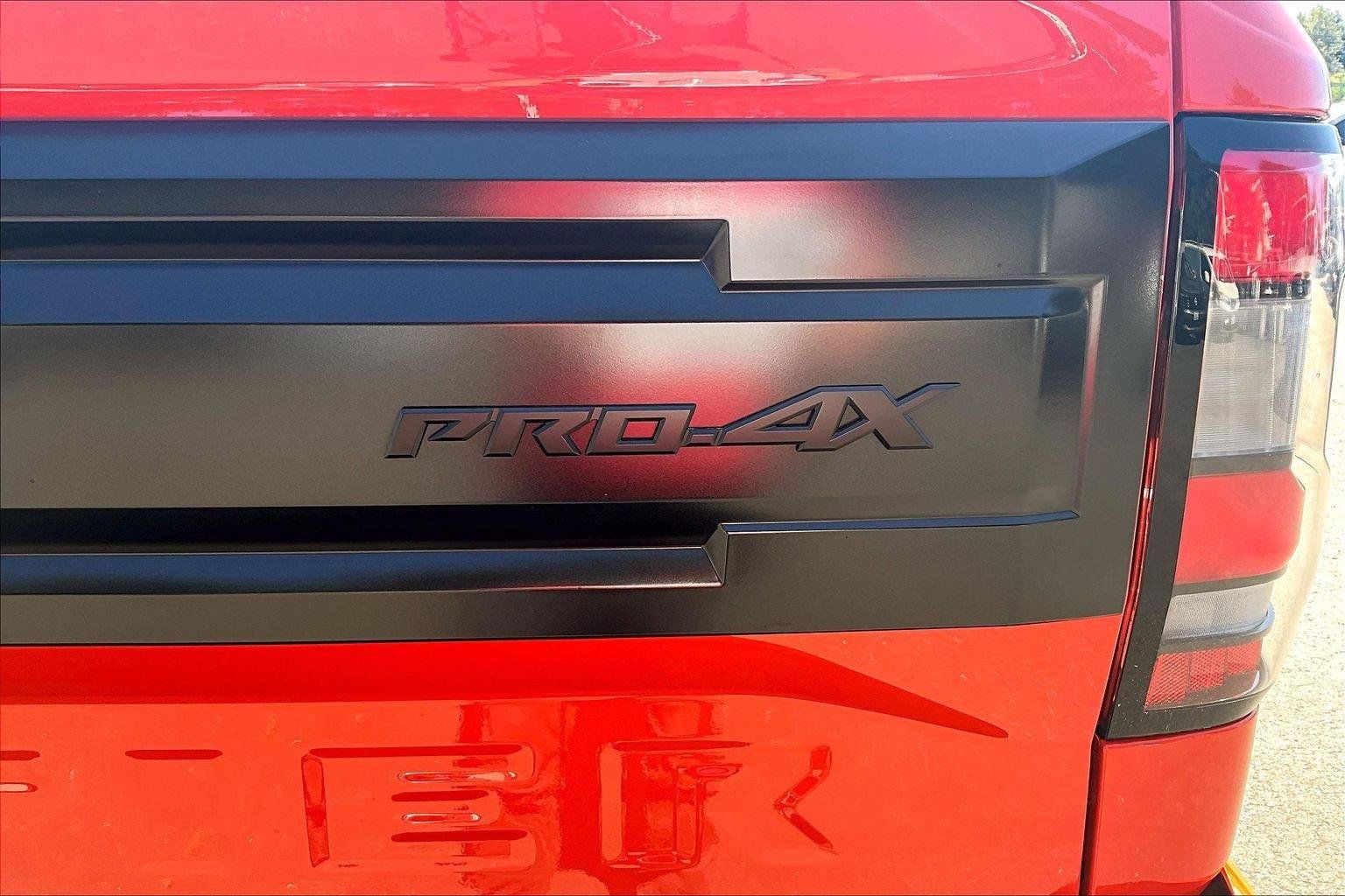 Used 2025 Nissan Frontier PRO-4X AWD/4WD image 25