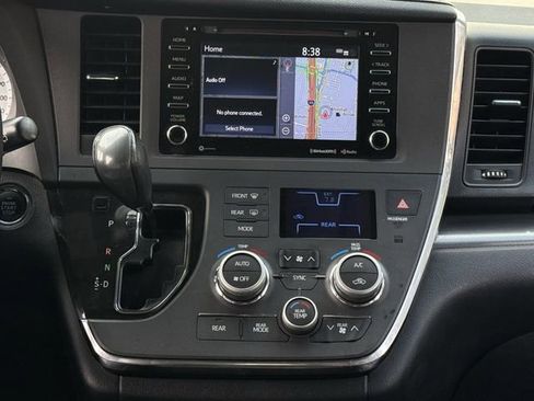 Used 2018 Toyota Sienna SE w/ SE Preferred Package FWD image 15