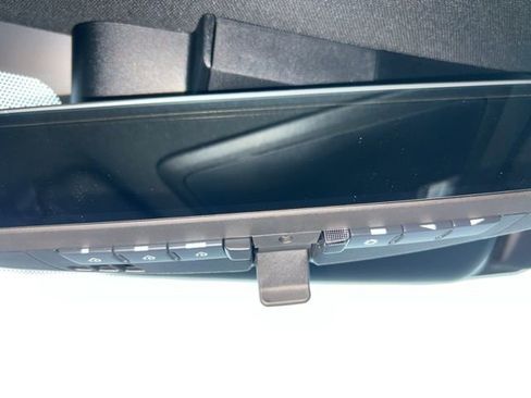 Certified 2025 Toyota Tundra Platinum image 32