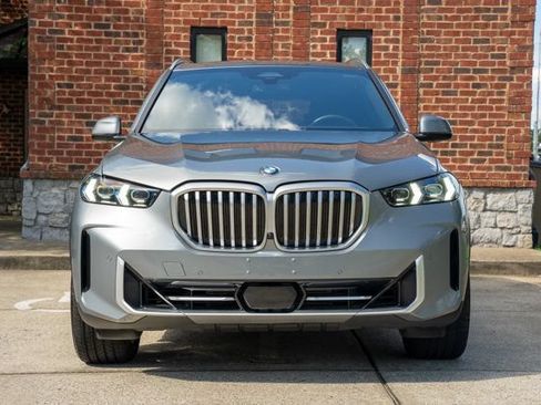 Used 2024 BMW X5 sDrive40i w/ Premium Package RWD image 2