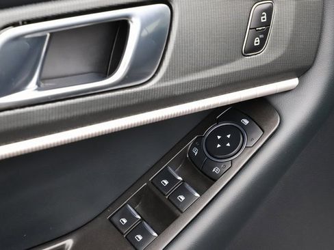 Used 2025 Ford Explorer ST-Line w/ ST-Line Street Pack image 19