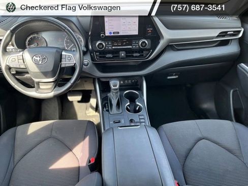 Used 2023 Toyota Highlander LE image 26