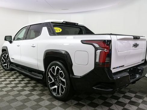 Used 2024 Chevrolet Silverado EV RST image 7