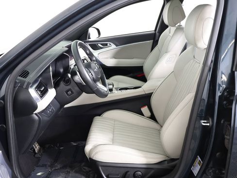 Used 2023 Genesis G70 2.0T w/ Sport Prestige Package image 32