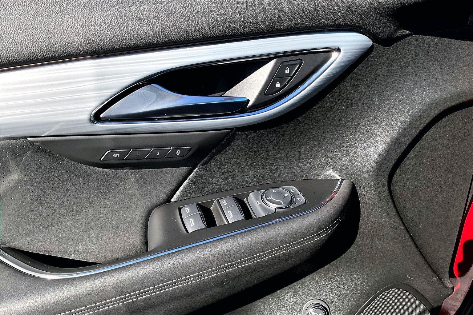 Used 2025 Buick Envision Avenir AWD/4WD image 35