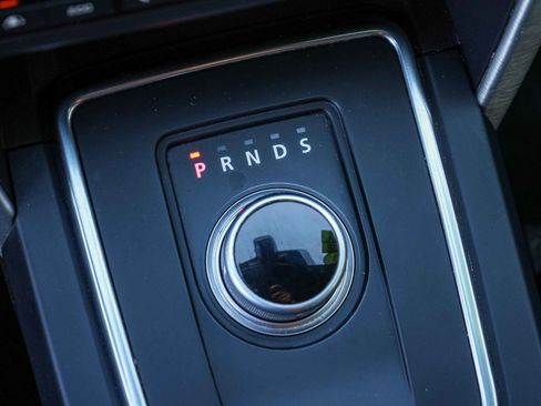 Used 2016 Land Rover Discovery Sport HSE image 19