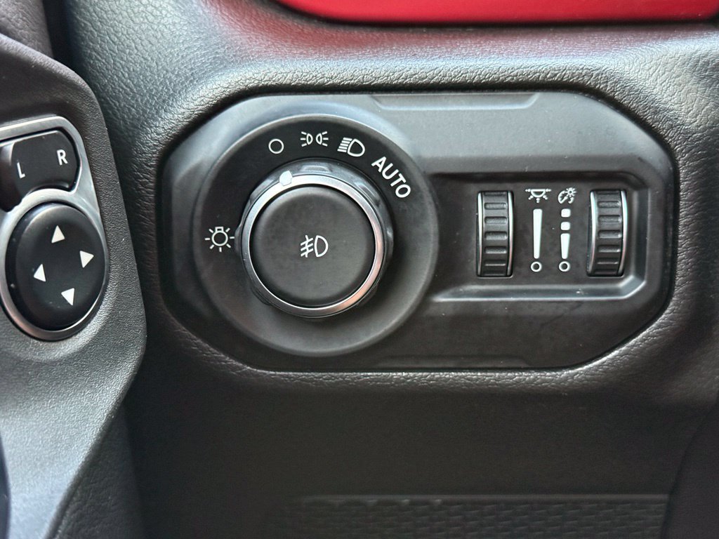 Used 2021 Jeep Wrangler Unlimited Rubicon AWD/4WD image 10