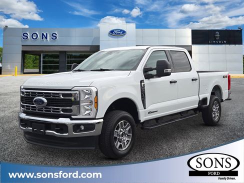Used 2025 Ford F250 XLT image 1