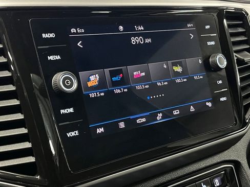 Certified 2022 Volkswagen Atlas Cross Sport SE image 28