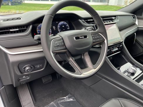 New 2025 Jeep Grand Cherokee L Limited w/ Black Appearance Package image 3