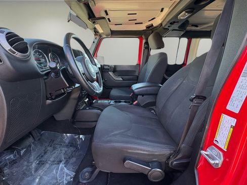 Used 2015 Jeep Wrangler Unlimited Sport w/ Connectivity Group image 10