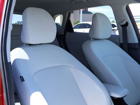 Used 2025 Hyundai Kona SEL image 14