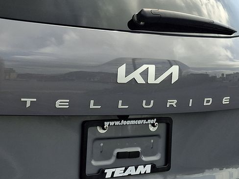 Used 2024 Kia Telluride SX Prestige w/ Towing Package AWD/4WD image 34