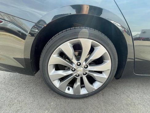 Used 2017 Chevrolet Malibu Premier w/ Premier Sun and Wheel Package FWD image 16