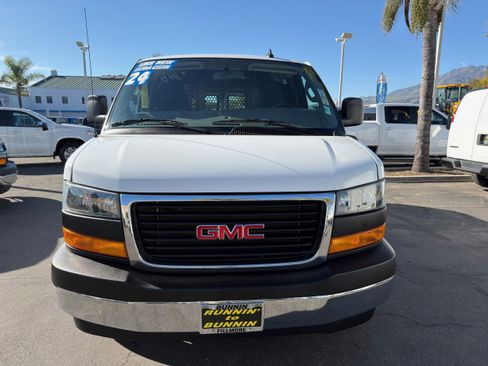 Used 2024 GMC Savana 2500 w/ Driver Convenience Package image 3
