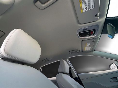 Used 2025 Hyundai Kona SE image 22