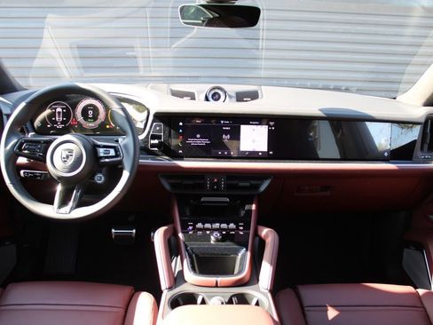 New 2026 Porsche Cayenne Turbo image 31