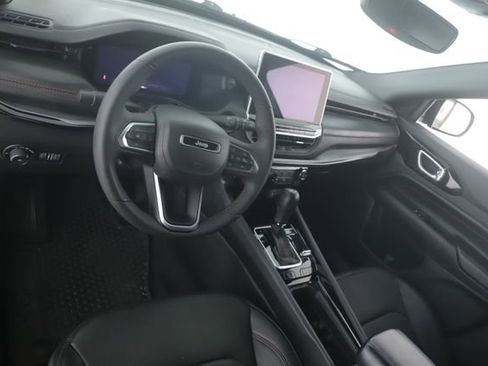 Used 2024 Jeep Compass Trailhawk w/ Trailhawk Elite Group image 17