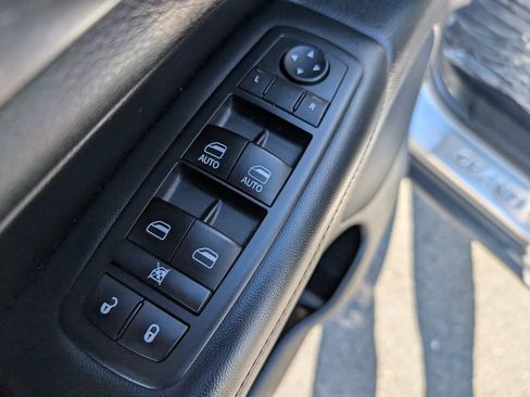 Used 2014 Jeep Grand Cherokee Laredo w/ Trailer Tow Group IV AWD/4WD image 15
