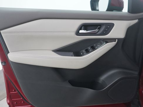 Used 2023 Nissan Rogue SL image 22