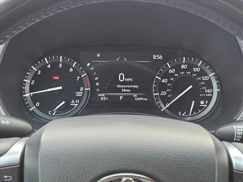 Used 2020 Toyota Highlander XLE image 10