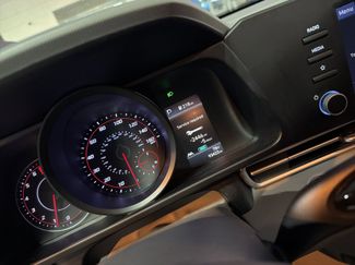 Used 2022 Hyundai Elantra SEL video 3