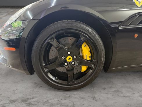 Used 2010 Ferrari California RWD image 9