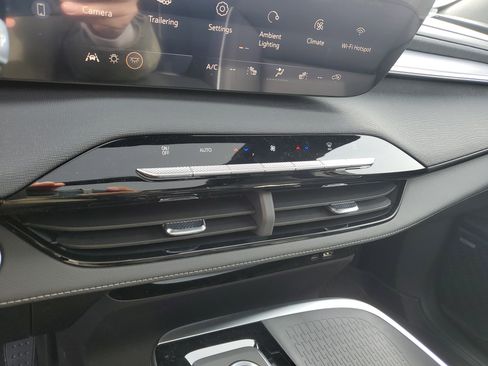 New 2026 Buick Enclave Sport Touring w/ Power Package FWD image 20