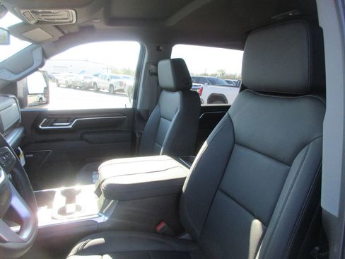 New 2026 GMC Sierra 2500 SLT image 13
