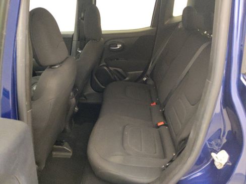Used 2021 Jeep Renegade Latitude FWD image 18
