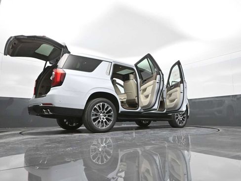 New 2026 GMC Yukon Denali w/ Denali Reserve Package image 40