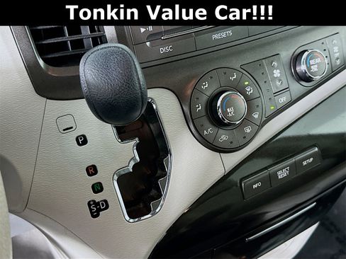 Used 2011 Toyota Sienna image 17