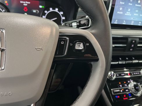 Used 2022 Lincoln Corsair AWD w/ Equipment Group 101A image 7