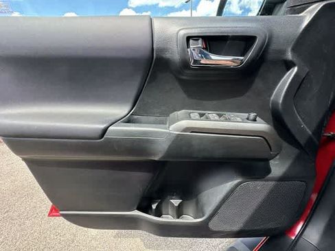 Used 2021 Toyota Tacoma TRD Off-Road w/ Technology Package AWD/4WD image 16