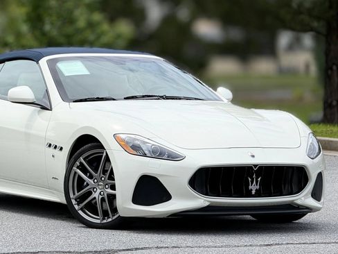 Used 2018 Maserati GranTurismo Sport RWD image 39