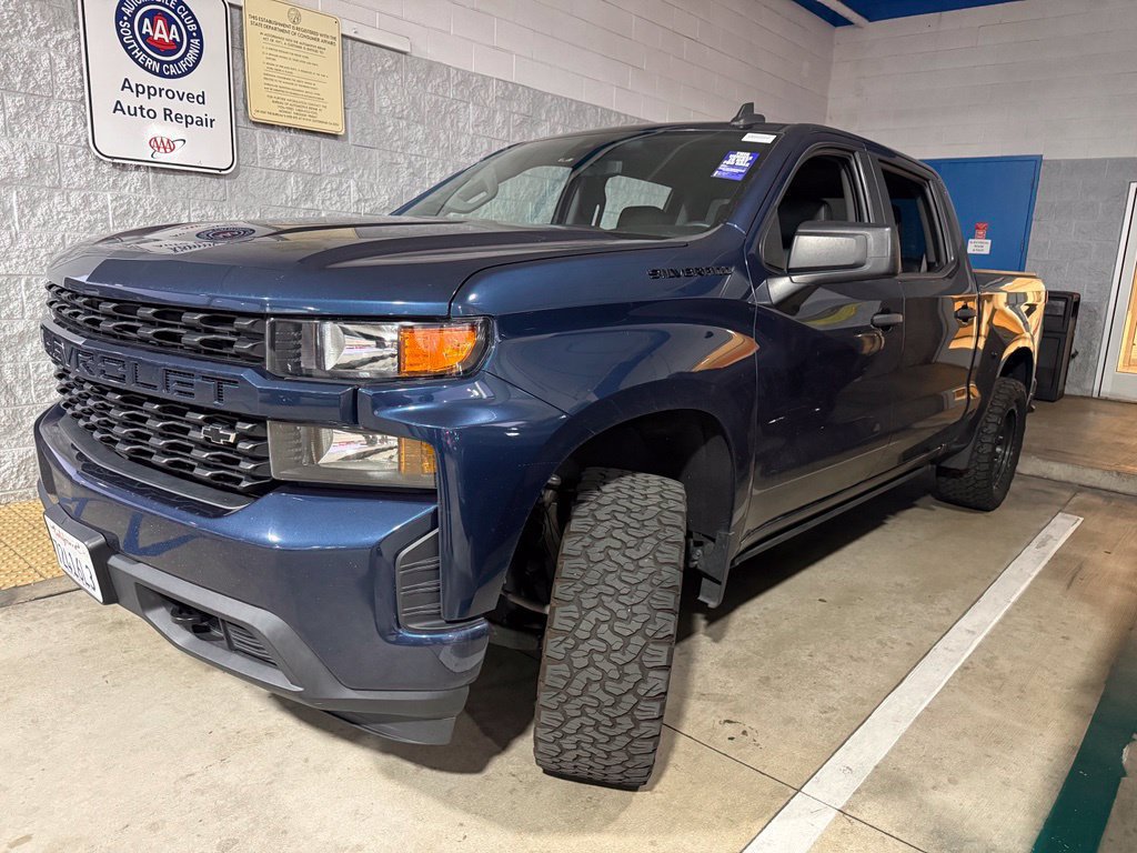 Used 2022 Chevrolet Silverado 1500 Custom w/ LPO, Dark Essentials Package RWD image 3