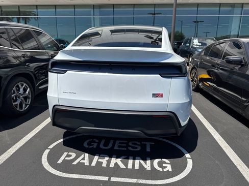 Used 2026 Tesla Model Y AWD image 5