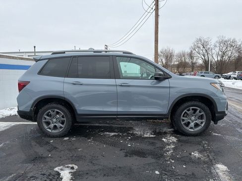 Certified 2024 Honda Passport TrailSport image 6