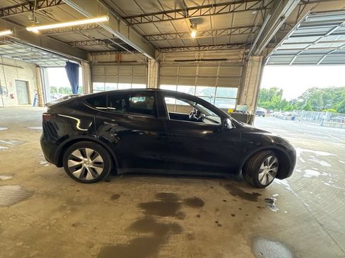 Used 2021 Tesla Model Y Performance AWD/4WD image 4