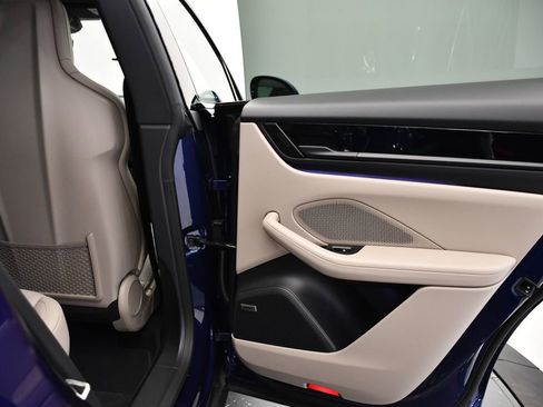 Used 2025 Porsche Macan 4S Electric image 50