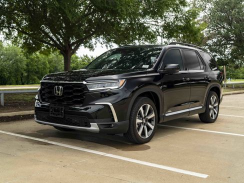 Used 2025 Honda Pilot Elite image 4