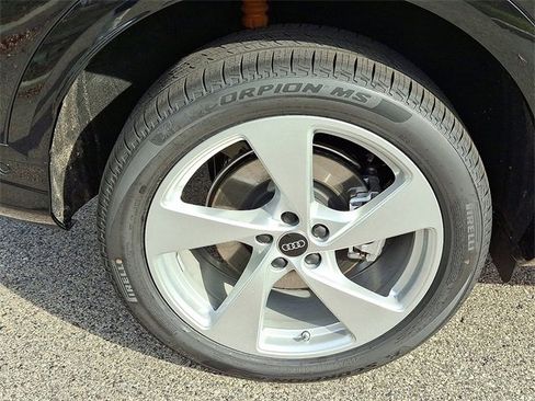 New 2025 Audi Q5 Premium Plus image 5