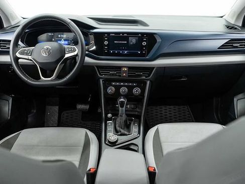 Used 2023 Volkswagen Taos SE image 9