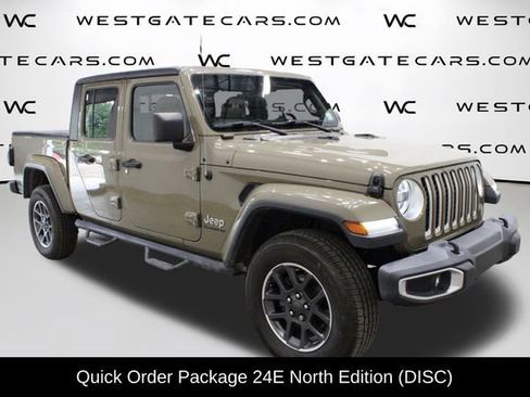 Used 2020 Jeep Gladiator Overland image 2