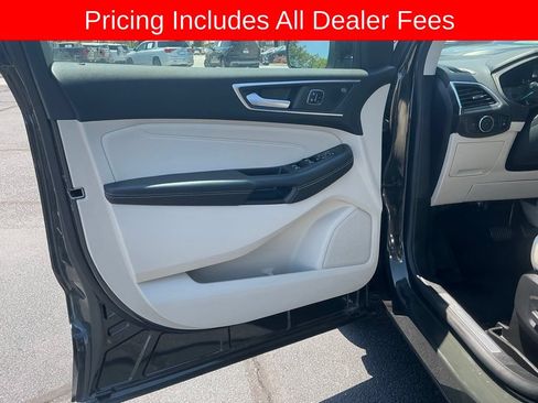 Used 2023 Ford Edge Titanium AWD/4WD image 9