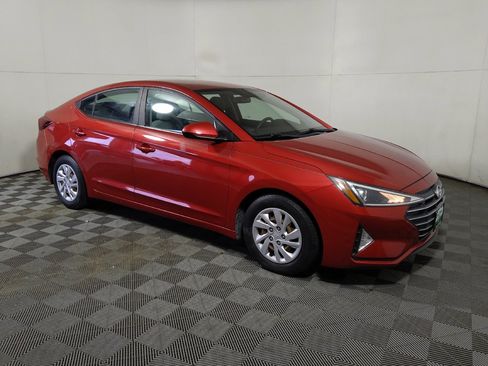 Used 2019 Hyundai Elantra SE FWD image 11