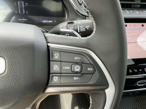 New 2026 Jeep Grand Cherokee Altitude image 15