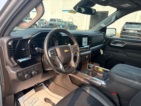 Certified 2025 Chevrolet Silverado 1500 LTZ AWD/4WD image 11